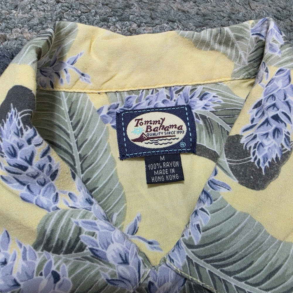 Lot of 3 Tommy Bahama Mens M Silk Linen Rayon Camp Hawaiian Shirts Tropical - Picture 10 of 16